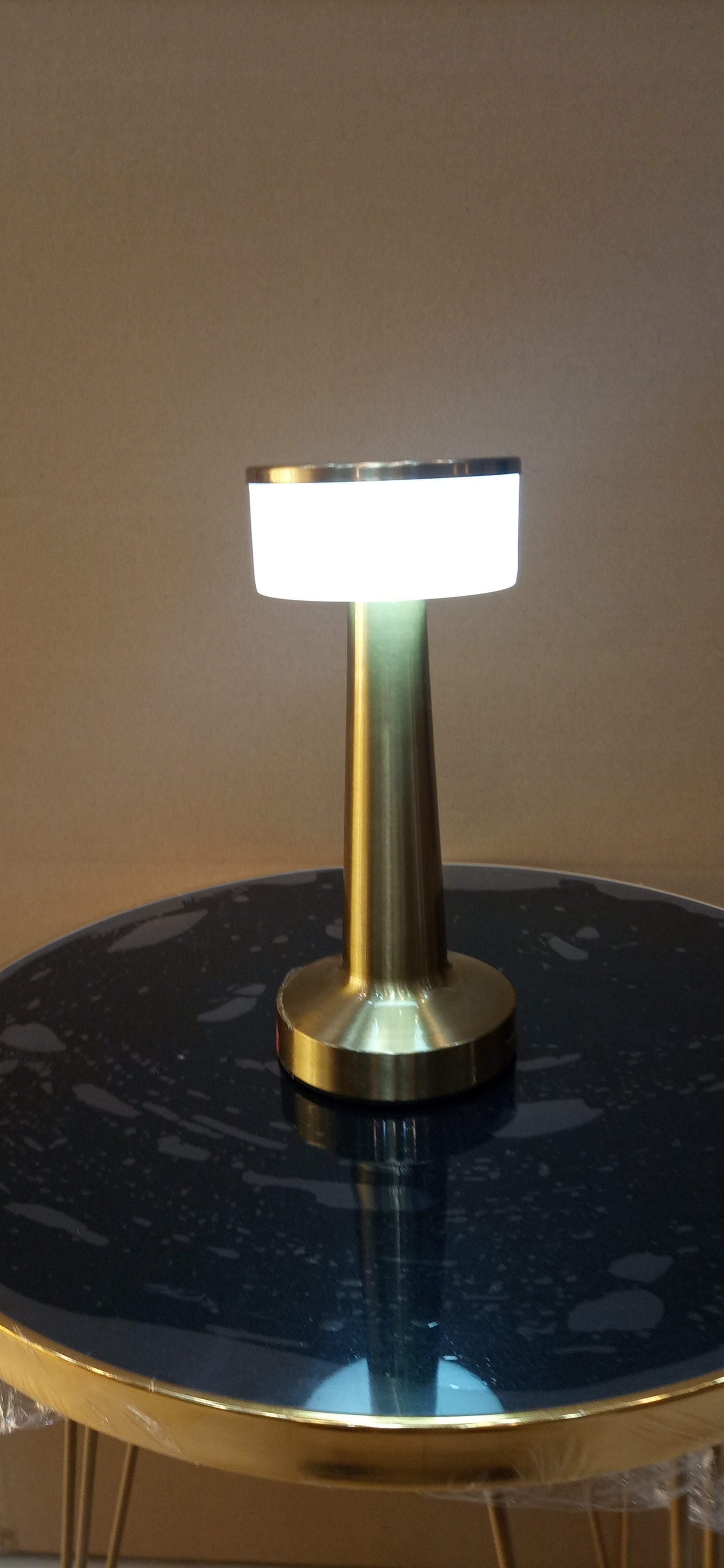 Modern LED Table Lamp – Wireless, Rechargeable & Dimmable for Study or Bedroom