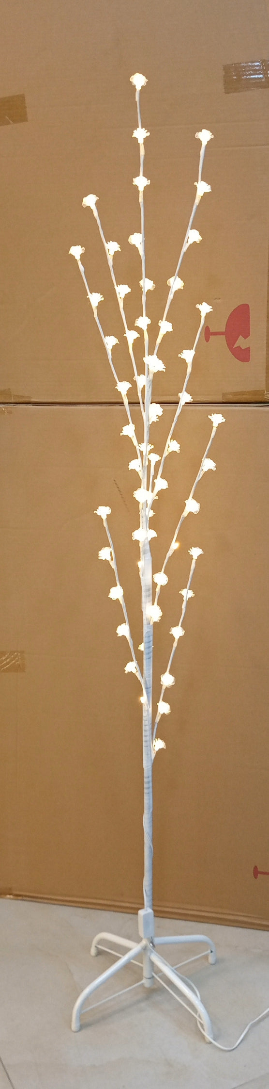 Modern LED Tree Lamp – Aesthetic Light Decor for Stylish Interiors, Living Room or Wedding Decor