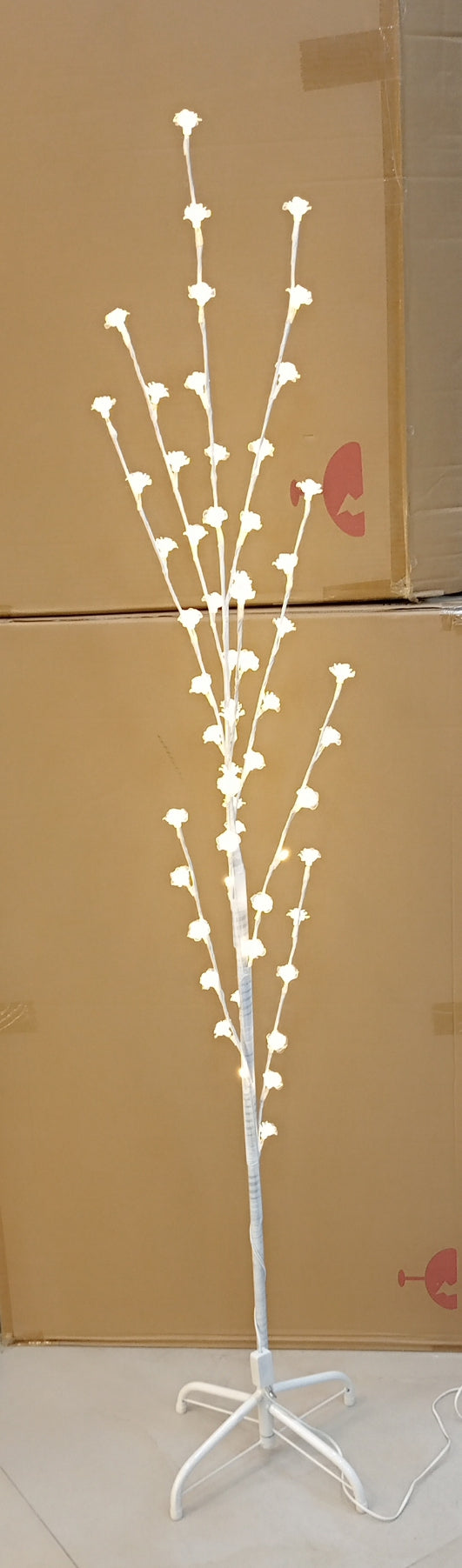 Modern LED Tree Lamp – Aesthetic Light Decor for Stylish Interiors, Living Room or Wedding Decor