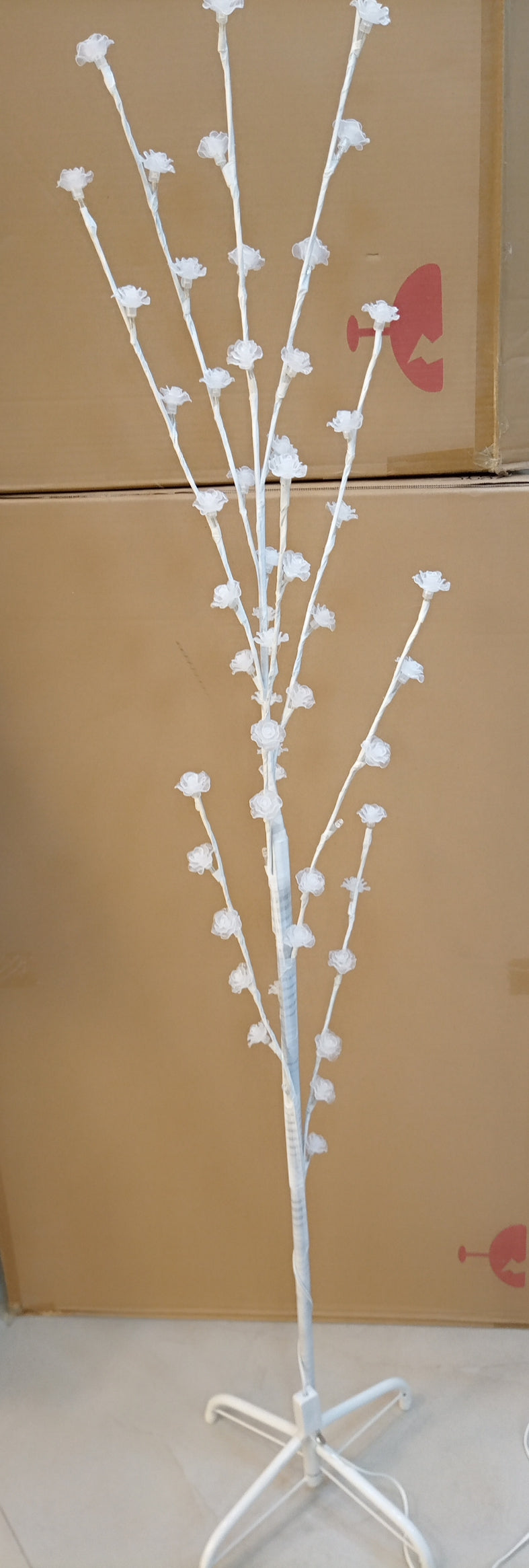 Modern LED Tree Lamp – Aesthetic Light Decor for Stylish Interiors, Living Room or Wedding Decor